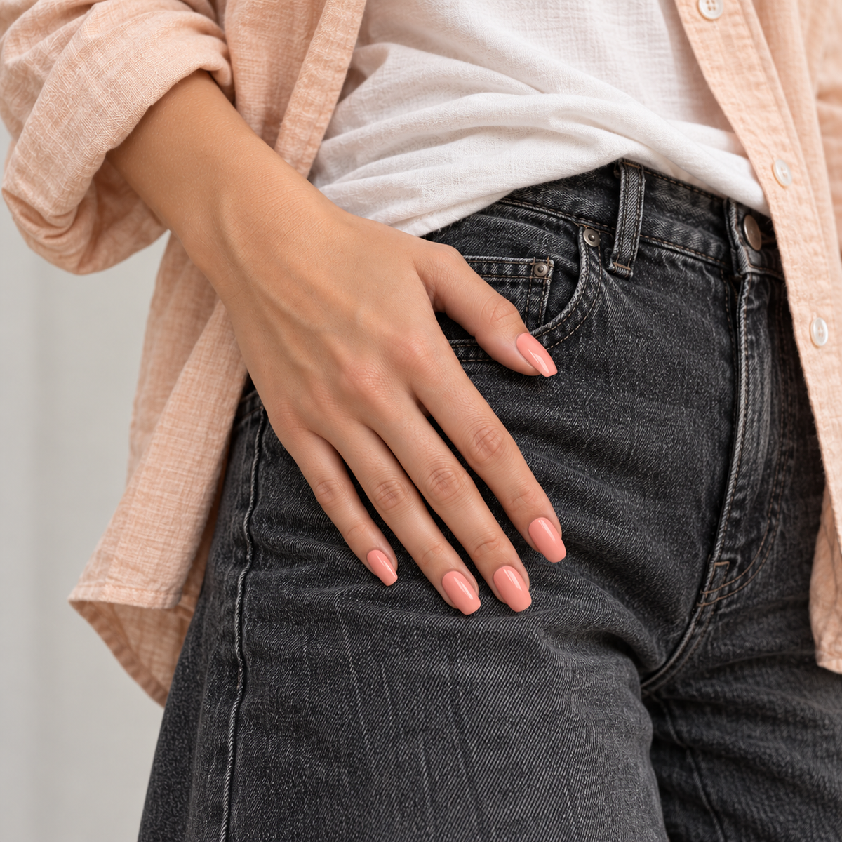 BEMI Creami Bake Me Blush SS05 nails in a Wear it photo.