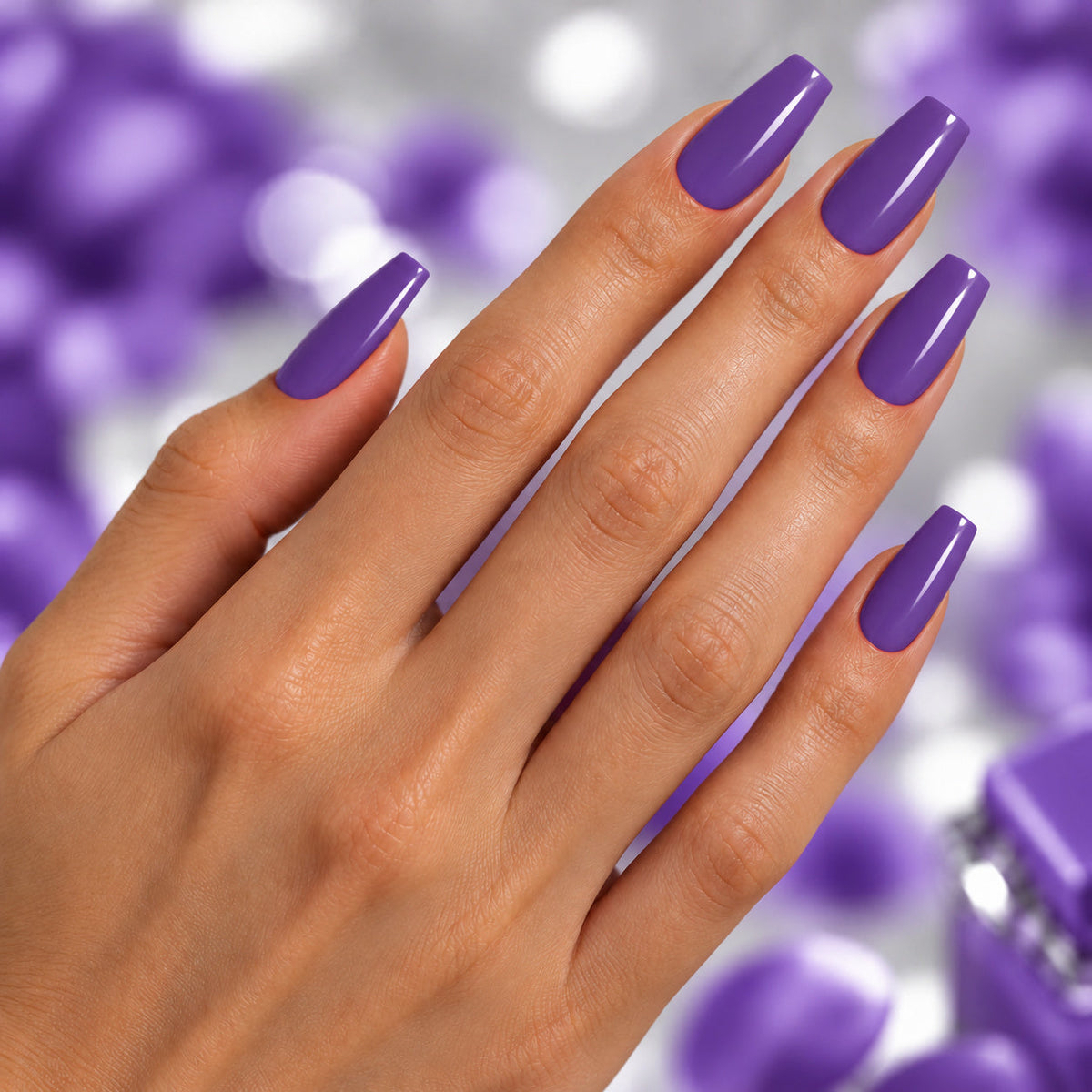 BEMI Creami Moxie O21 nails in a color photo.