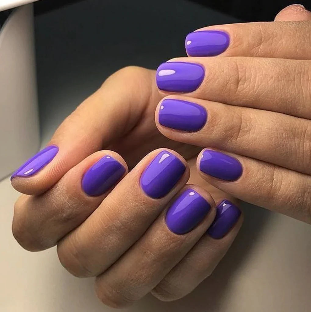 Akzentz Luxio Icon gel polish shown on manicured nails