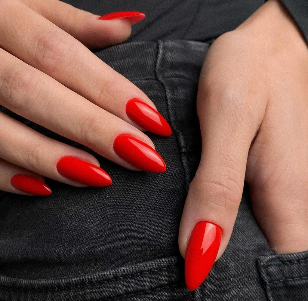 Akzentz Luxio Runway gel color and finish