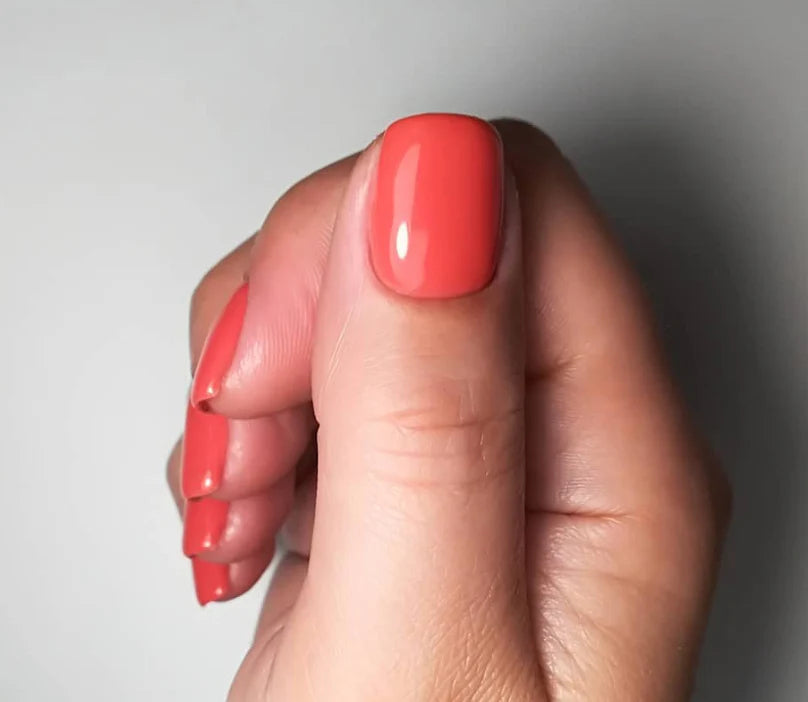 Akzentz Luxio Tease gel color and finish