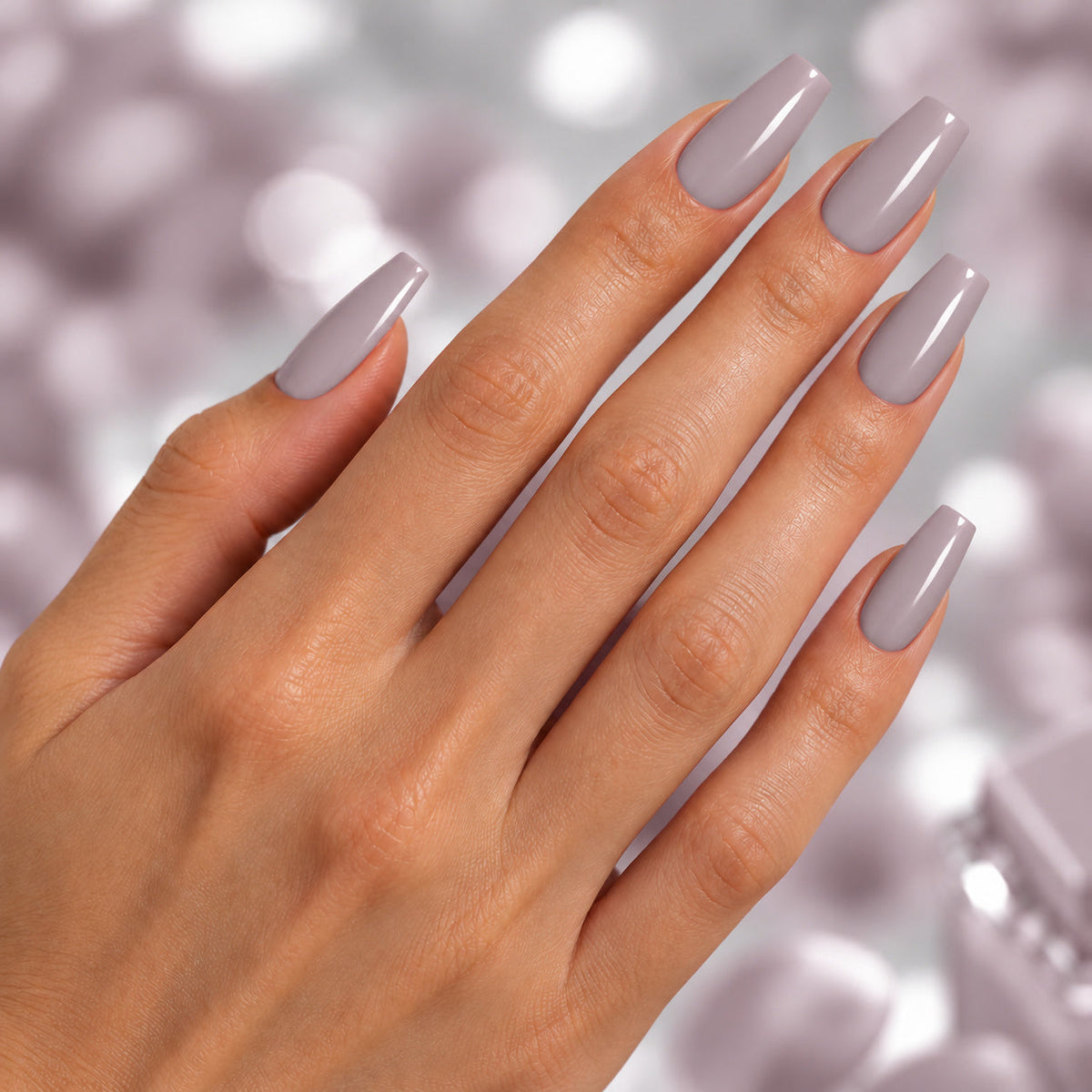 BEMI Creami Wisp P02 nails in a color photo.